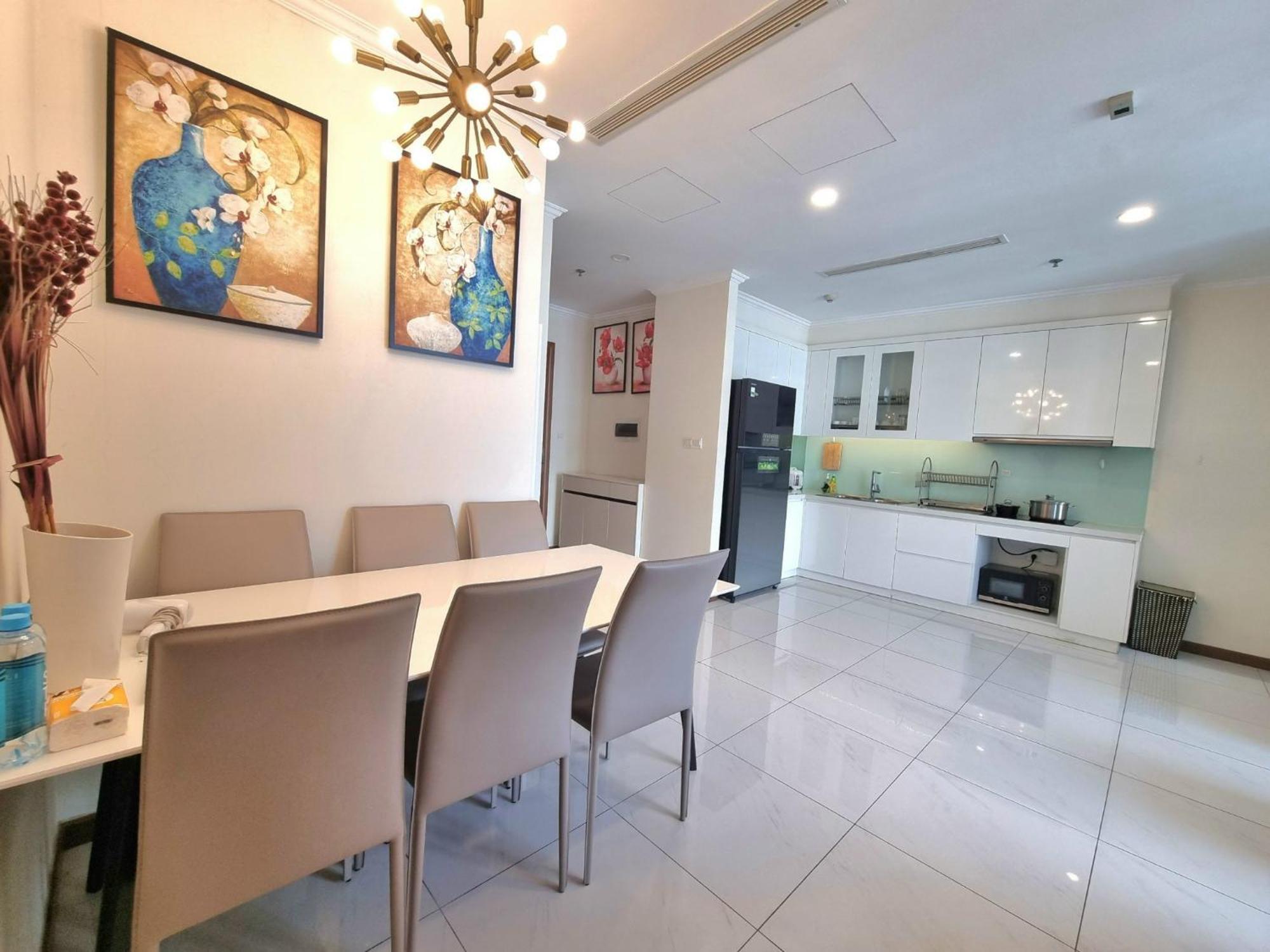Modern Apartments In Rivergate Apartment *