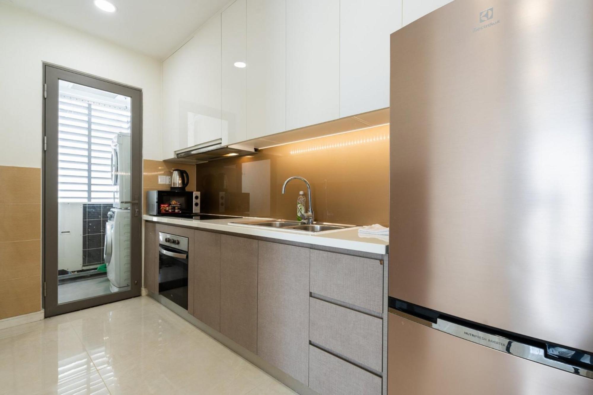 Modern Apartments In Rivergate Apartment