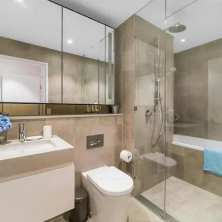 Modern Apartments In Rivergate Ho Chi Minh City Exterior photo